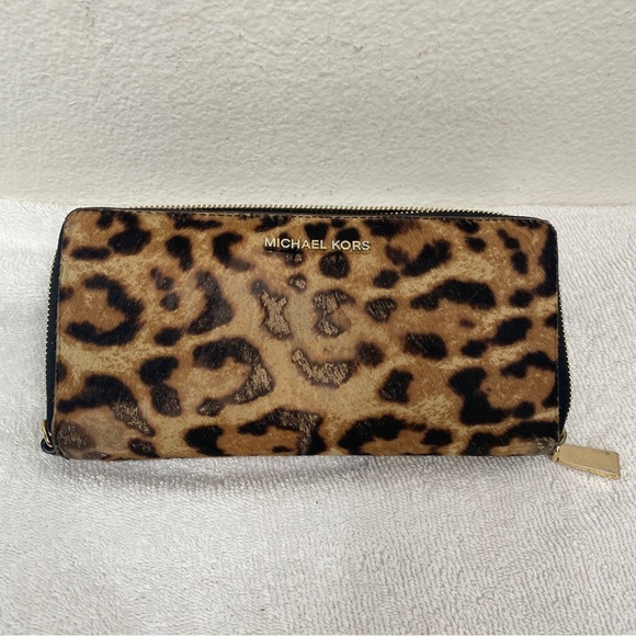 Michael Kors Womens Brown Black Calf Hair Cheetah Print Leather Zip Wallet Girly - Picture 1 of 16